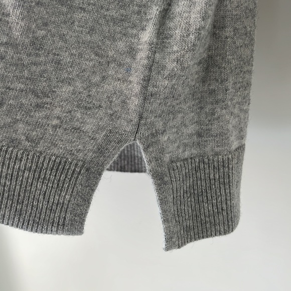 Merci Sweater - Picture 4 of 4